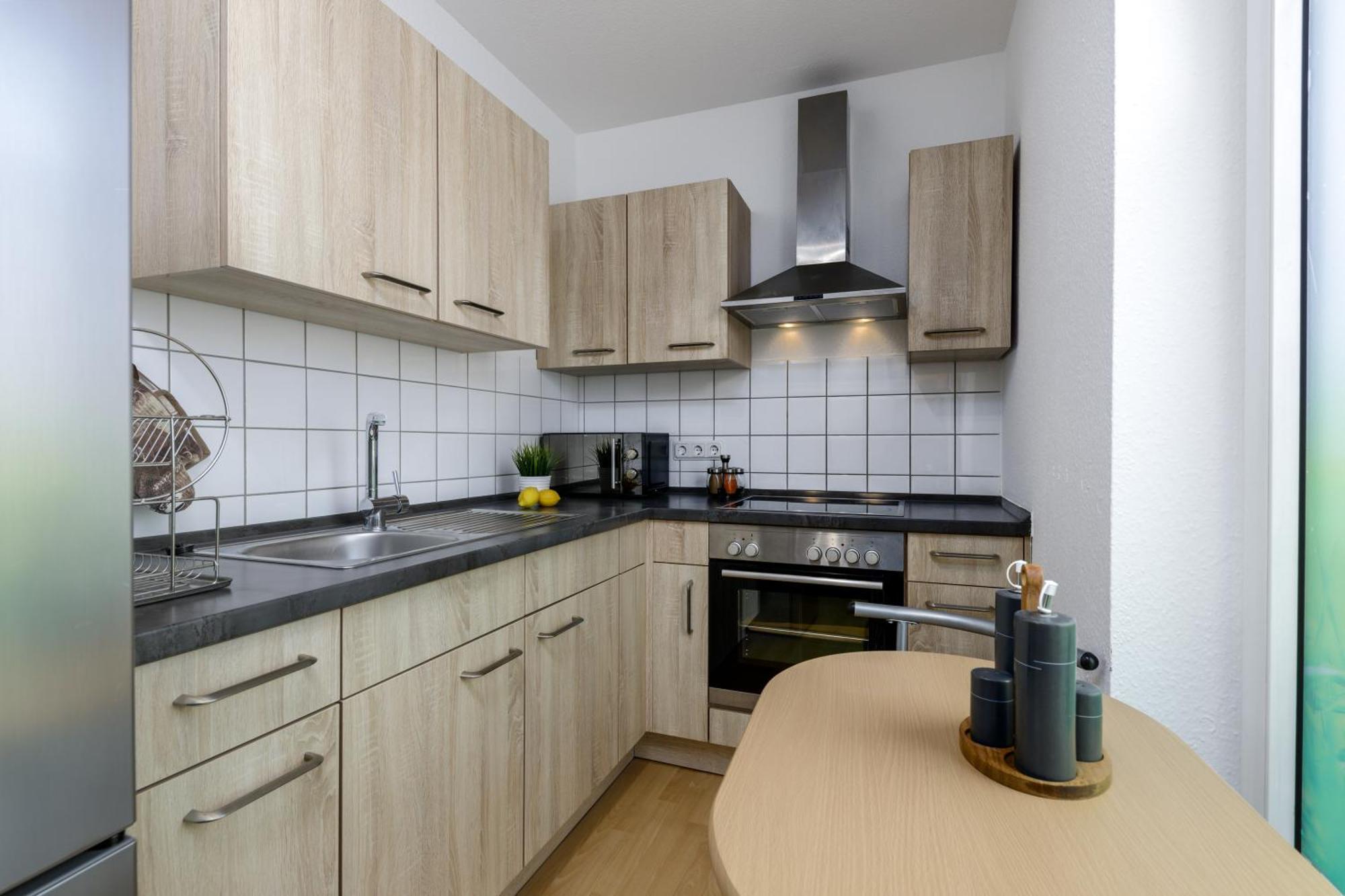 2 Zimmer Wohnung, Kueche, Bad, Balkon, Netflix Алцай Екстериор снимка